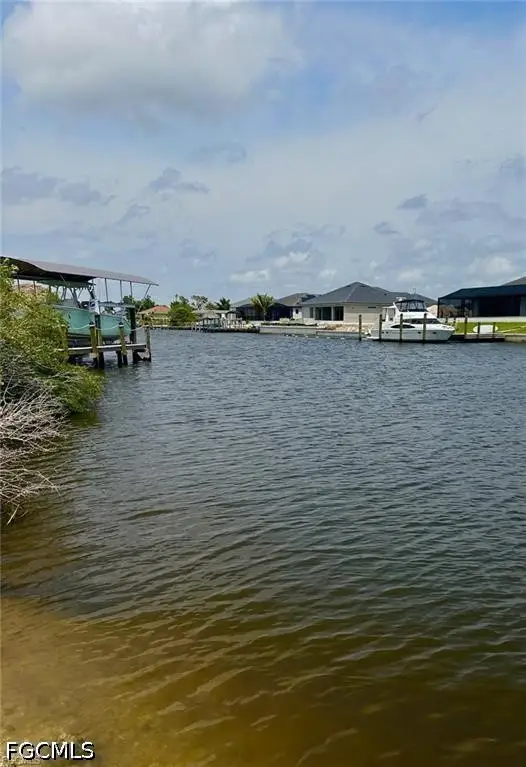 1217 NW 41st Place, Cape Coral, FL 33993