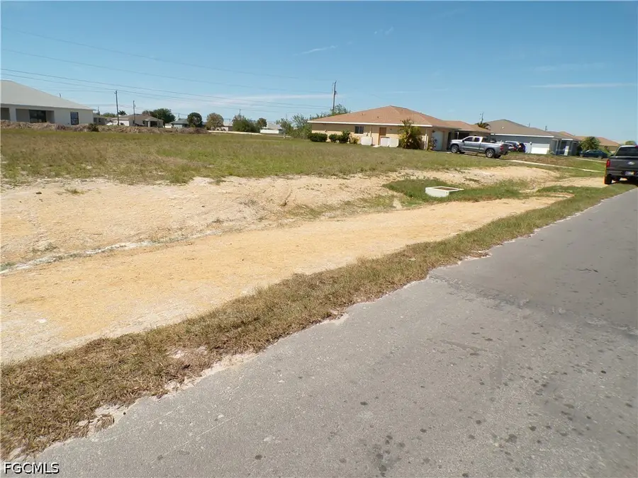 1816 NE 8th Place, Cape Coral, FL 33909 - #3