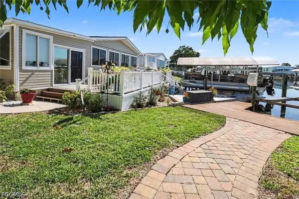 11111 Bayside Lane, Fort Myers Beach, FL 33931