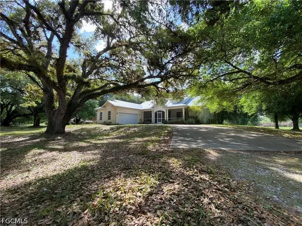 20100 Langford Road, Alva, FL 33920