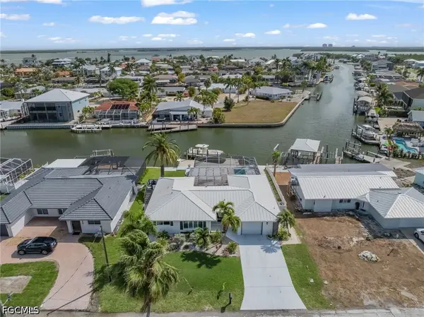 9 Fairview Boulevard, Fort Myers Beach, FL 33931