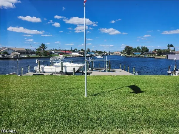 1119 SE 28th Terrace, Cape Coral, FL 33904