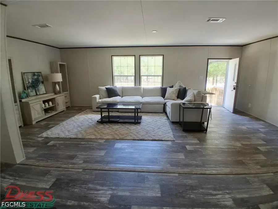 860 N Live Oak Street, Clewiston, FL 33440 - #3