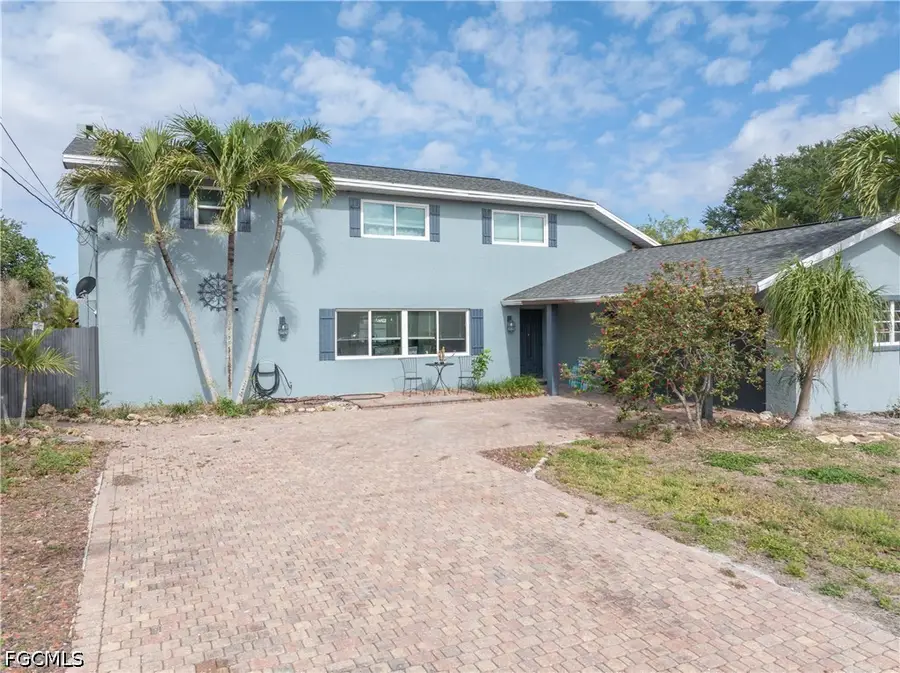 906 NE 2nd Avenue, Cape Coral, FL 33909 - #2