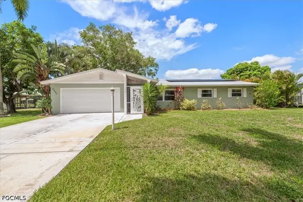 2221 Cape Way, North Fort Myers, FL 33917
