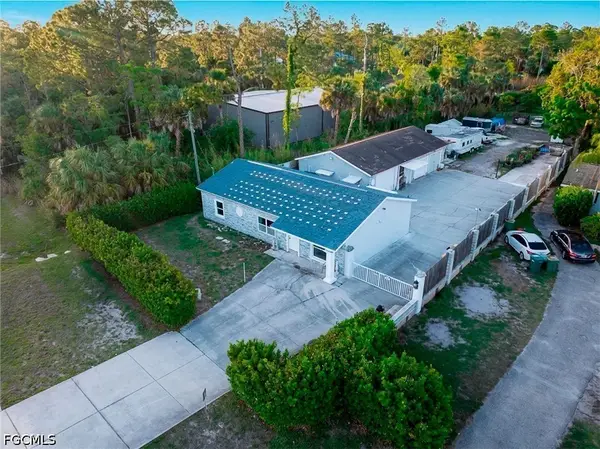 3871 White Boulevard, Naples, FL 34117