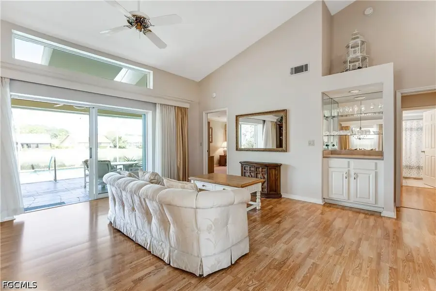 372 Fox Den Circle, Naples, FL 34104 - #3