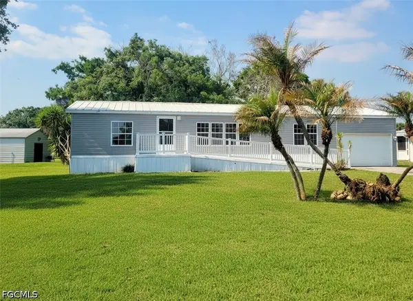 1047 Mayford Lake Road, Moore Haven, FL 33471