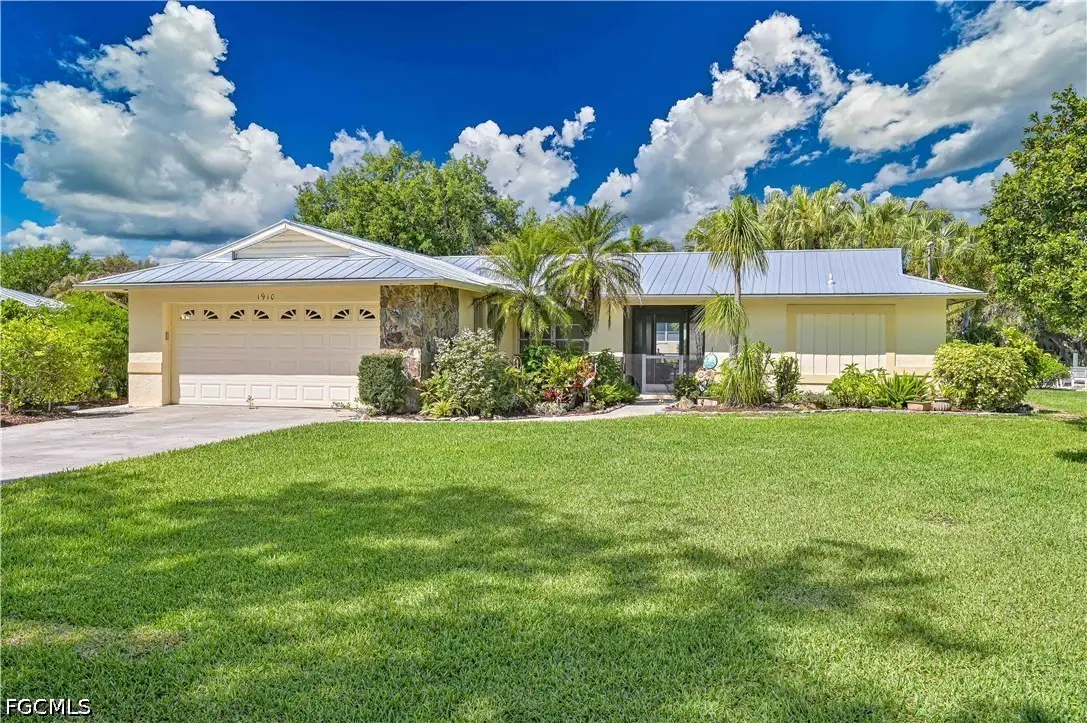 1910 Oak Drive, Alva, FL 33920 - #1