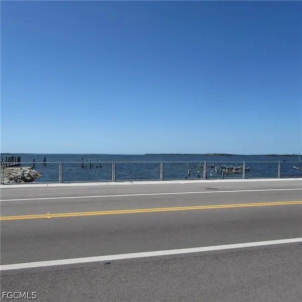 4262 Pine Island Road Nw, Matlacha, FL 33993