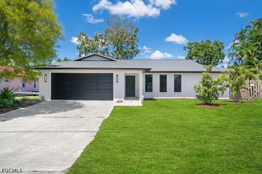 1437 SE 11th Street, Cape Coral, FL 33990 - #2