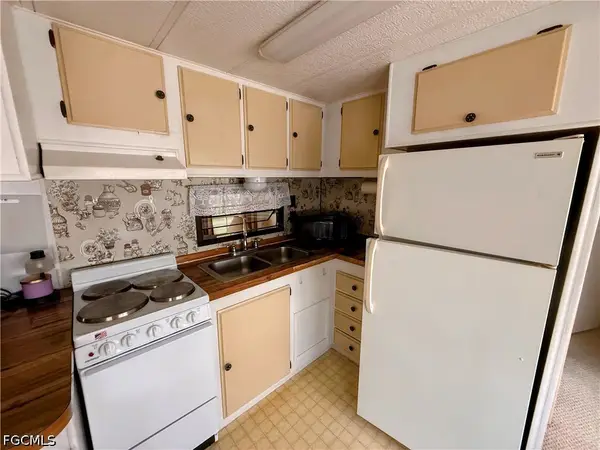 15 Fountain View Boulevard, North Fort Myers, FL 33903