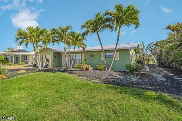 3664 Bayview Avenue, St James City, FL 33956