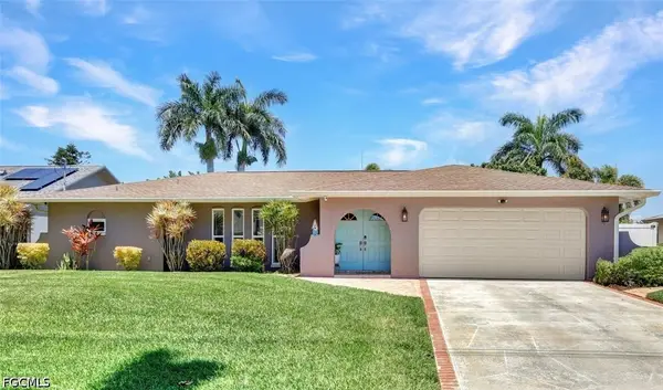 703 SE 33rd Terrace, Cape Coral, FL 33904