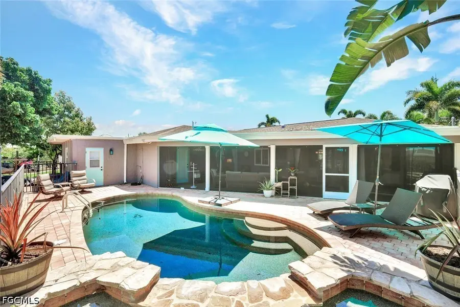 703 SE 33rd Terrace, Cape Coral, FL 33904 - #2