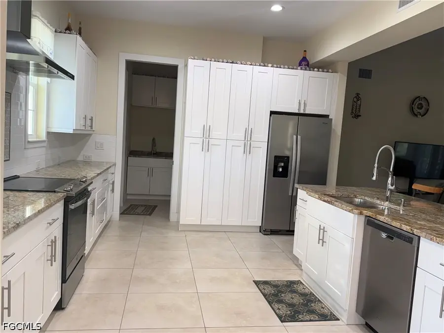 618 SW 31st Terrace, Cape Coral, FL 33914 - #3