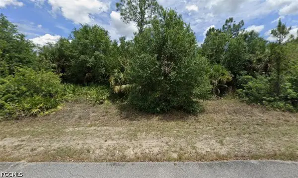 512 Wellington Avenue, Lehigh Acres, FL 33972