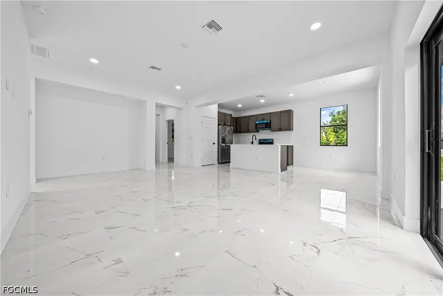 2810 73rd Street W, Lehigh Acres, FL 33971 - #3