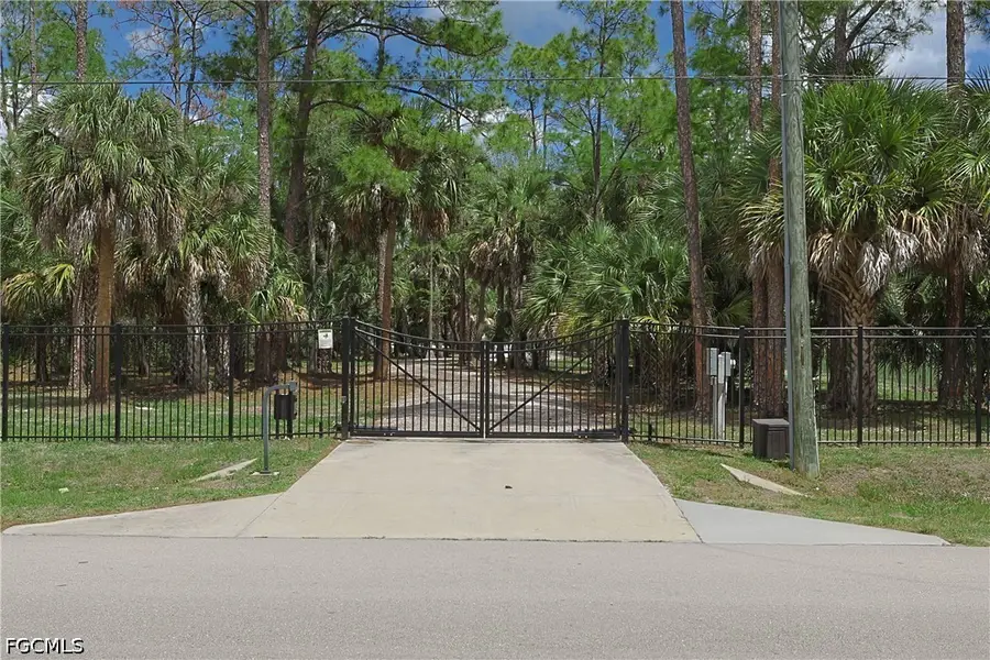 421 35th Avenue Ne, Naples, FL 34120 - #2