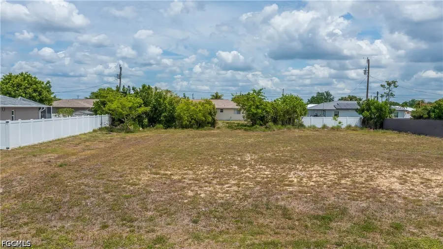 231 NE 9th Place, Cape Coral, FL 33909 - #2