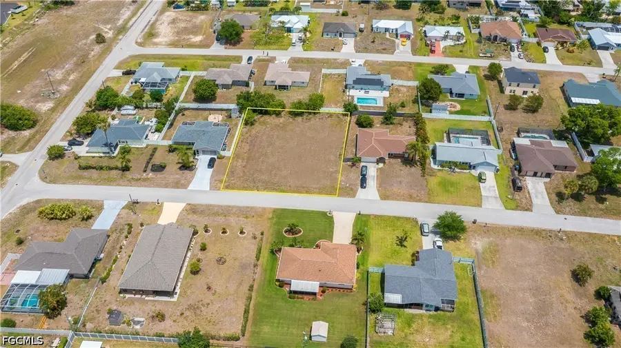 231 NE 9th Place, Cape Coral, FL 33909 - #3