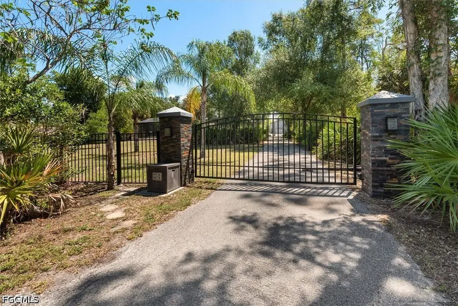 15985 Briarcliff Lane, Fort Myers, FL 33912 - #2