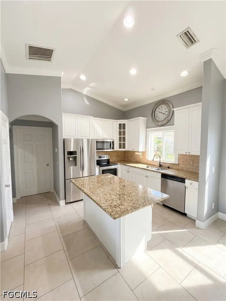 1031 NE 2nd Place, Cape Coral, FL 33909 - #3