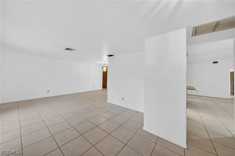 2233 SW 4th Street, Cape Coral, FL 33991 - #2