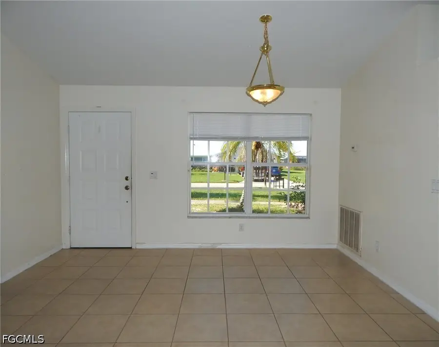 135 SE 29th Street, Cape Coral, FL 33904 - #2