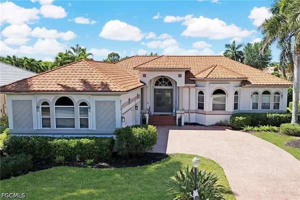8723 S Lake Circle, Fort Myers, FL 33908