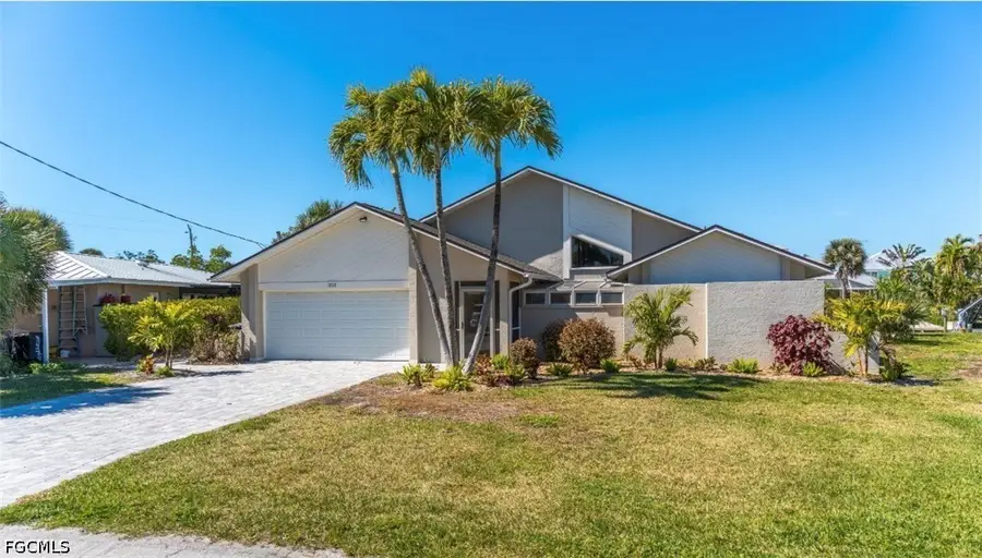 323 Washington Court, Fort Myers Beach, FL 33931 - #3