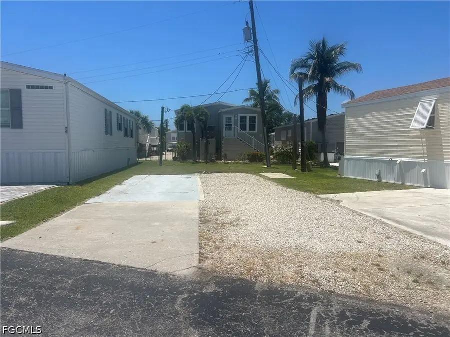 20 Helen Lane, Fort Myers Beach, FL 33931 - #2