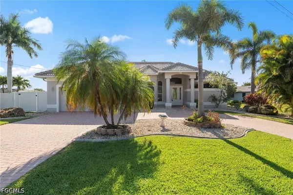 3733 SE 12th Place, Cape Coral, FL 33904
