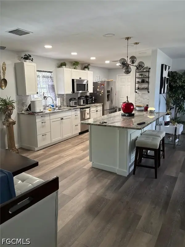 2702 SE 17th Place, Cape Coral, FL 33904