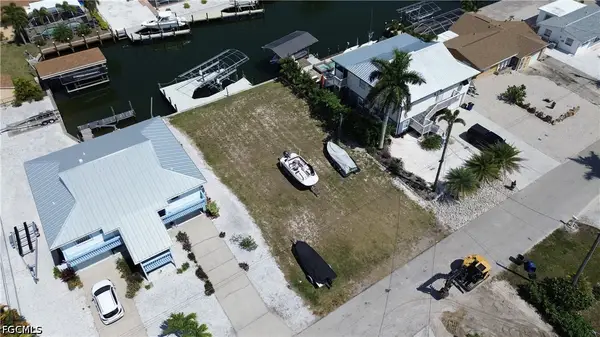 2480 Sycamore Street, St James City, FL 33956