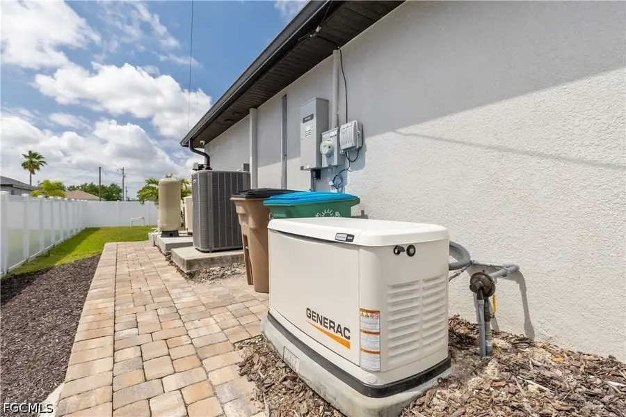 402 NW 18th Terrace, Cape Coral, FL 33993 - #2