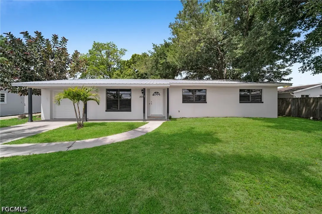 2085 E Tobago Circle, Fort Myers, FL 33905 - #1