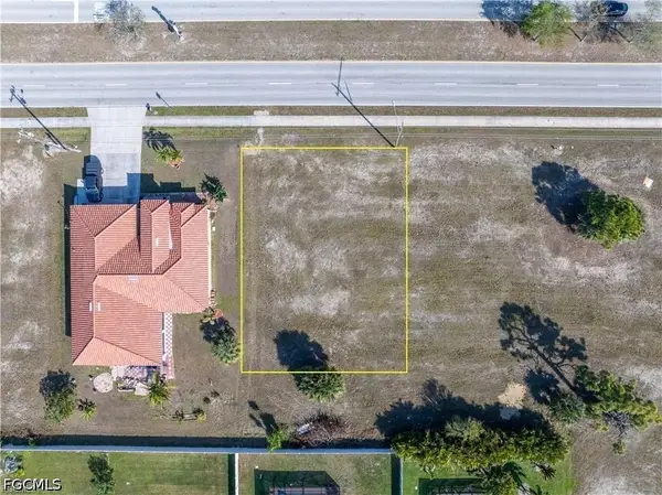 2128 Skyline Boulevard, Cape Coral, FL 33991
