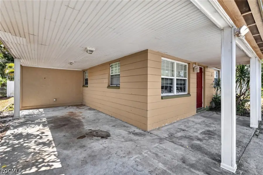 915 Hibiscus Lane, North Fort Myers, FL 33903 - #3