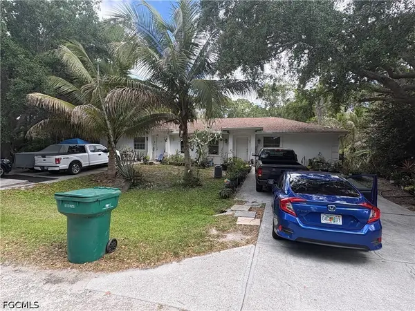 3123 Pine Tree Drive, Naples, FL 34112