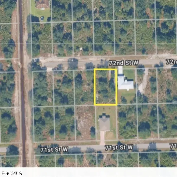 2521 72nd Street W, Lehigh Acres, FL 33971