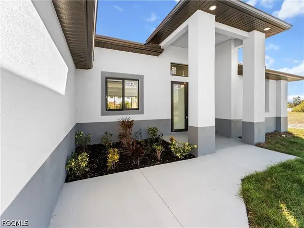 2728 Diplomat Parkway W, Cape Coral, FL 33993