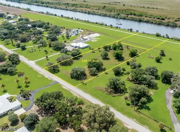 1589 Frontier Circle, Labelle, FL 33935