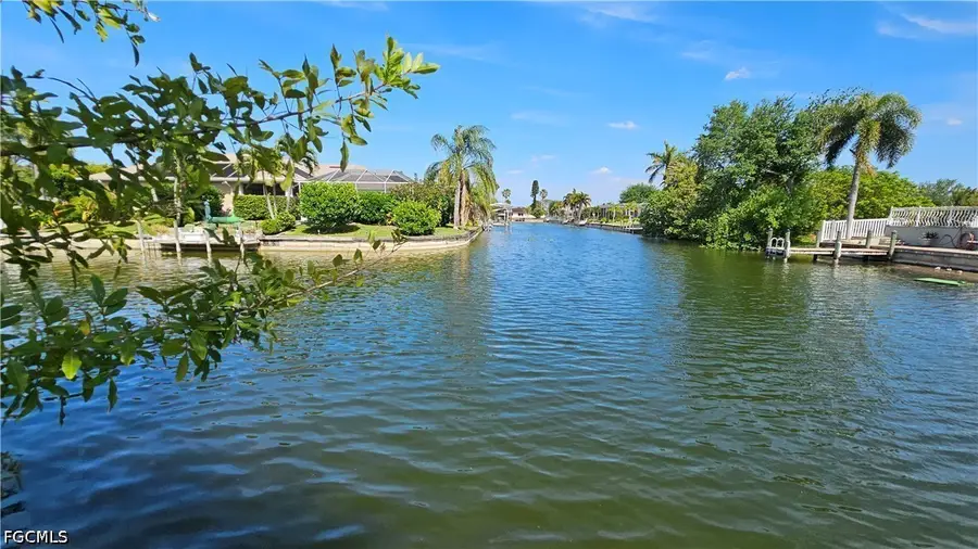 421 SE 10th Avenue, Cape Coral, FL 33990 - #2