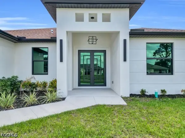 3003 52nd Street W, Lehigh Acres, FL 33971