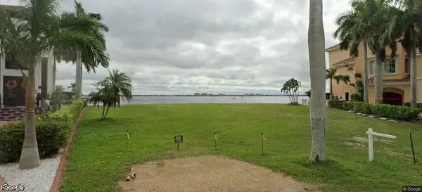 362 Bayshore Drive, Cape Coral, FL 33904