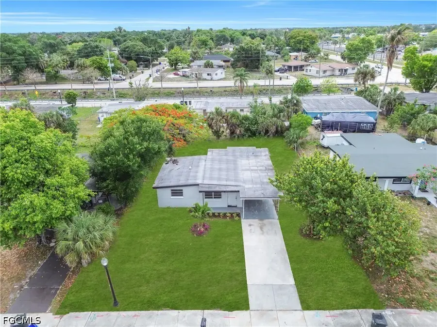 1527 Gardenia Avenue, Fort Myers, FL 33916 - #2