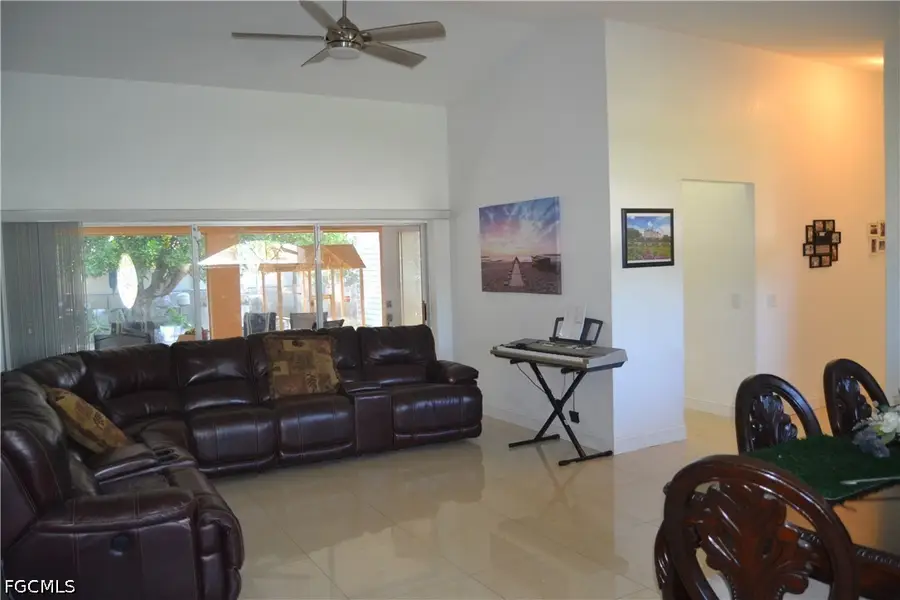 622 SE 10th Avenue, Cape Coral, FL 33990 - #3