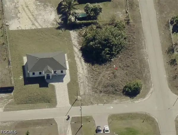 3319 33rd Street Sw, Lehigh Acres, FL 33976