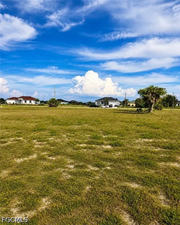 3827 NW 44th Avenue, Cape Coral, FL 33993